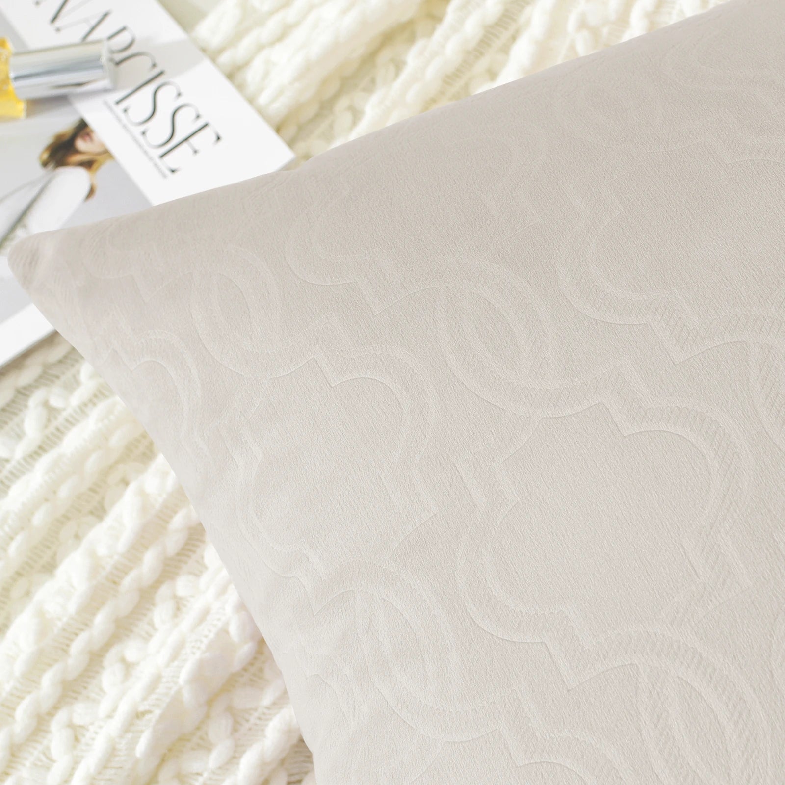 YSTYLE Velvet Sofa Cushion Covers, Decorative Throw Pillow Covers, 2 pcs, Hidden Zipper-Lantern Shape