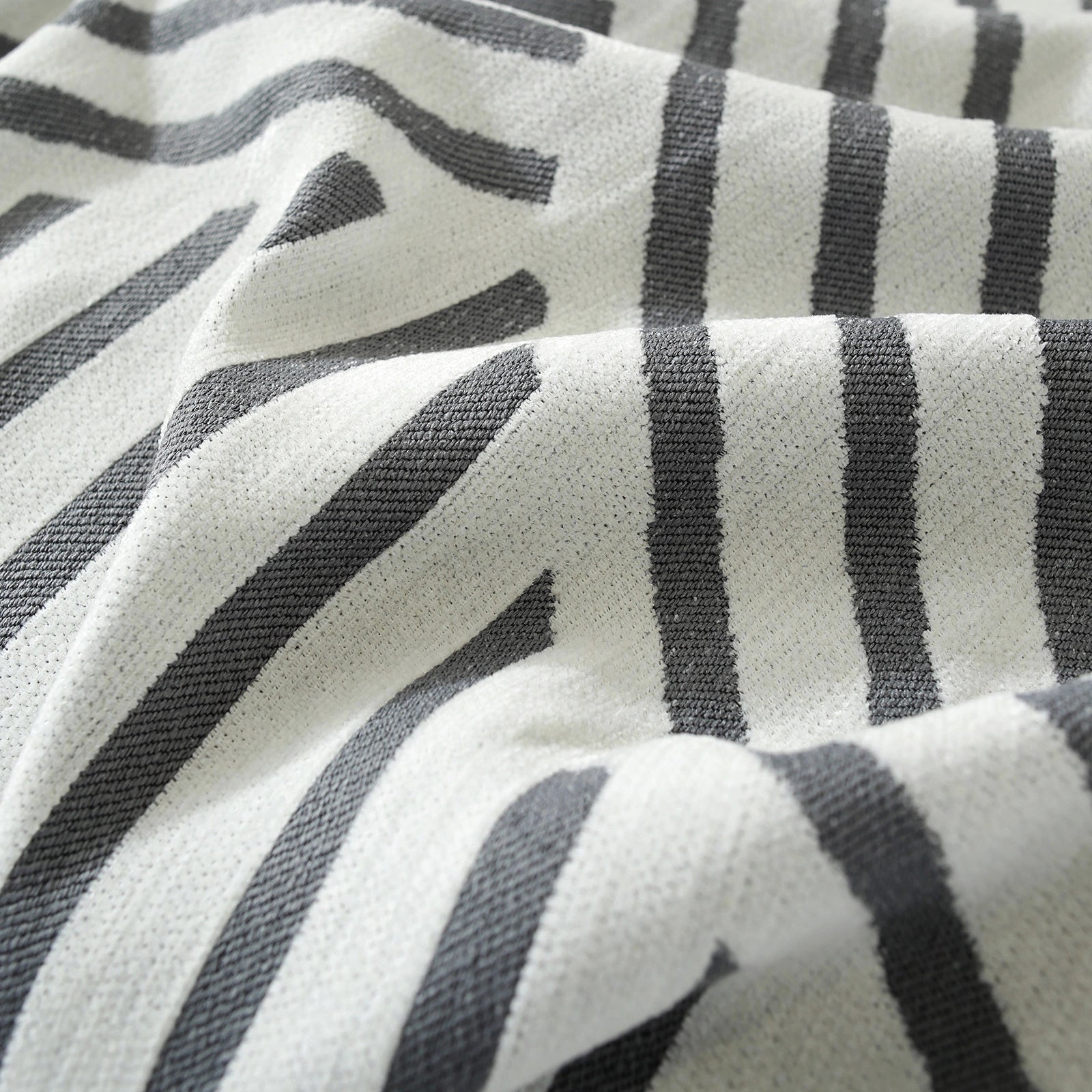 YSTYLE 3 Seater Sofa Blanket,Full Coverage,Stain-Resistant,All-Season Design-Line Crossing