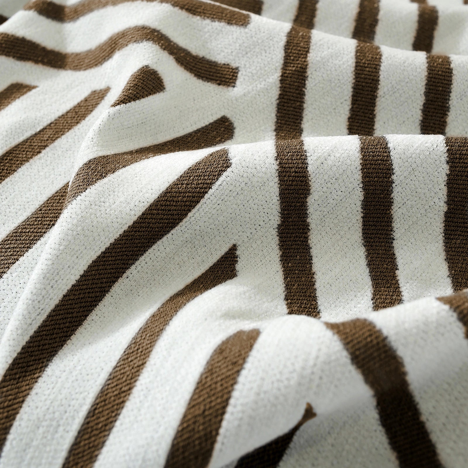 YSTYLE 3 Seater Sofa Blanket,Full Coverage,Stain-Resistant,All-Season Design-Line Crossing