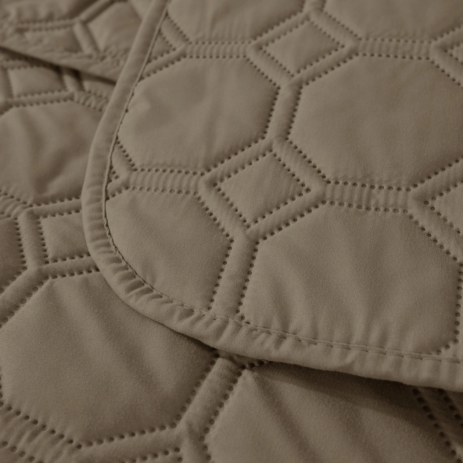 YSTYLE 1 Seater WaterProof Sofa Cover with Armrests,Elegant- for Dogs , Non-Slip and Scratch Resistant Design-Yuanbao Grid