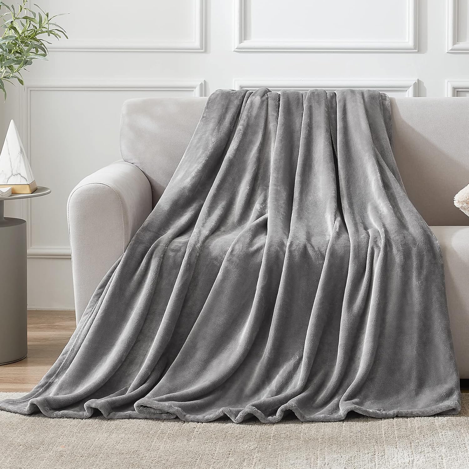 YSTYLE Soft Flannel Fleece Twin Blanket Plush Throw 160 x 200 CM