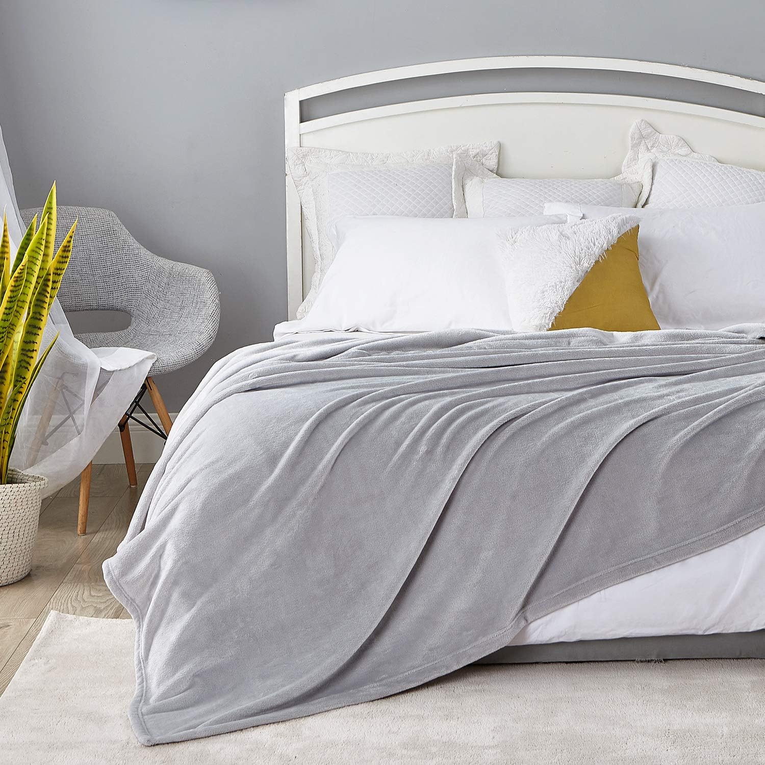 YSTYLE Soft Flannel Fleece Twin Blanket Plush Throw 160 x 200 CM